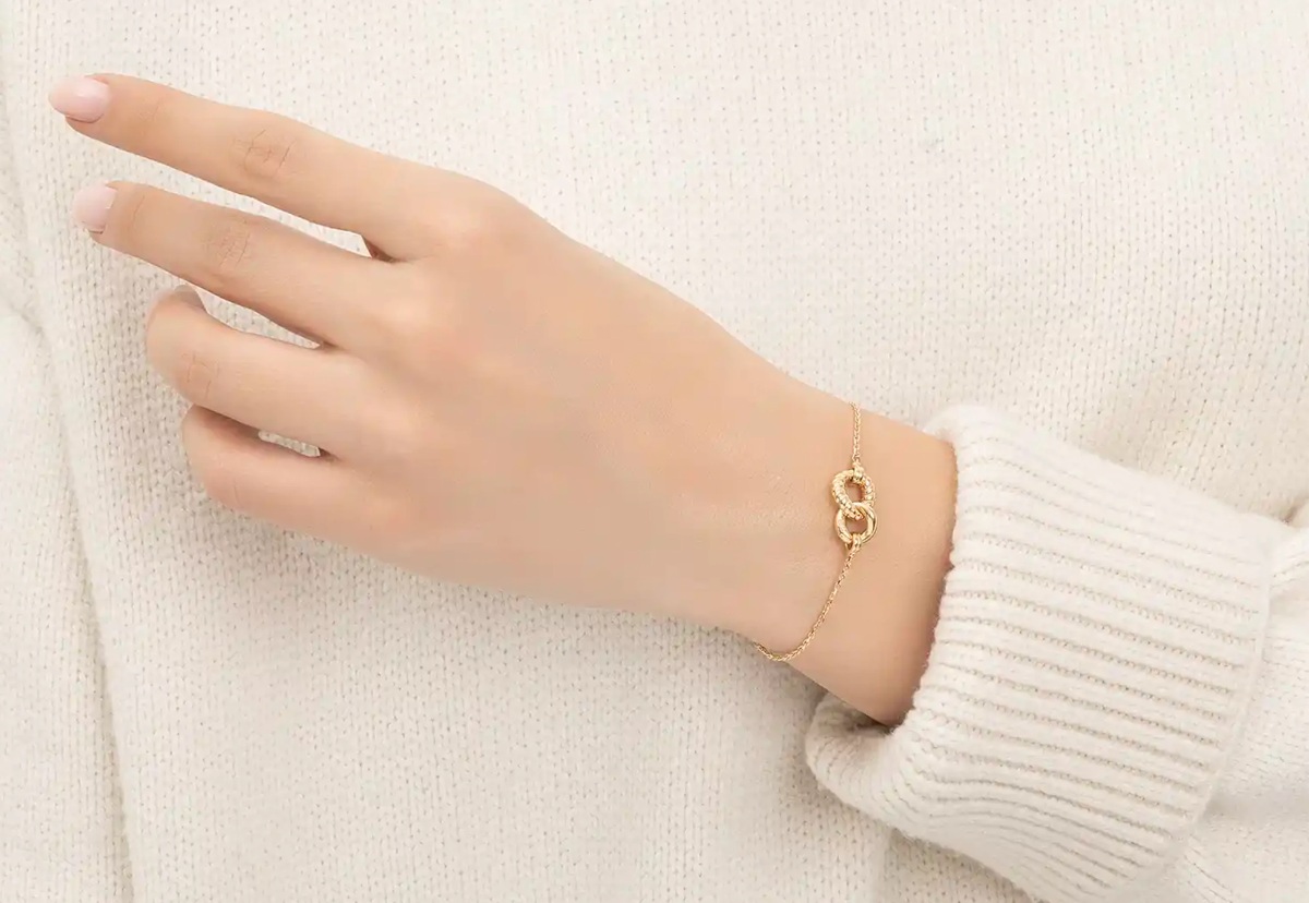 دستبند طلا زنانه ای جی