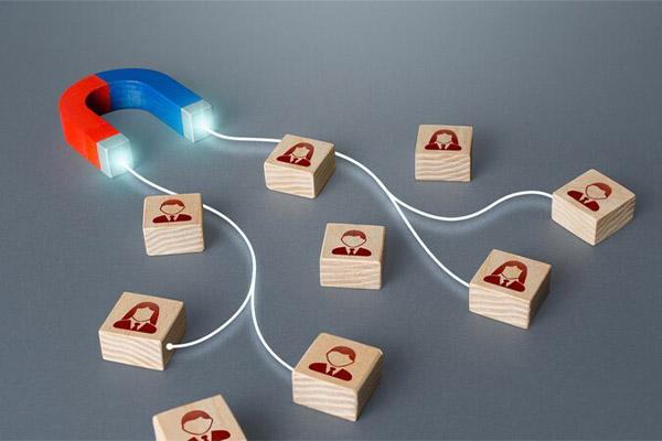 ساخت کسب و کار شخصی با بازاریابی و جذب اولین مشتری‌ها