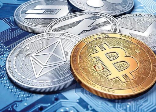 قیمت ارز‌های دیجیتال امروز دوشنبه ۱۷ آذر ۱۴۰۴ / بیت کوین کاهشی و اتریوم در مسیر نوسانی