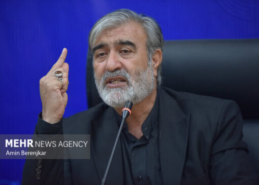 واکنش رئیس کمیسیون امنیت ملی مجلس به اعطای جایزه صلح فیفا به ترامپ