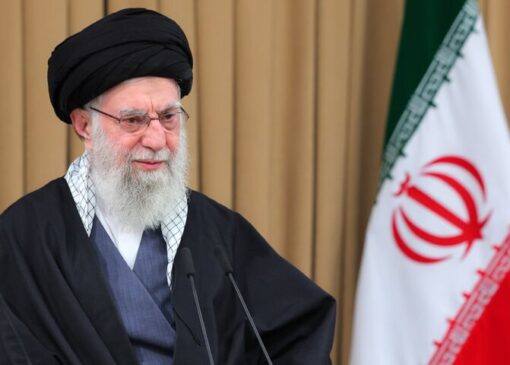 پیگیری وضعیت سلامت رضا امیرخانی از سوی رهبر معظم انقلاب