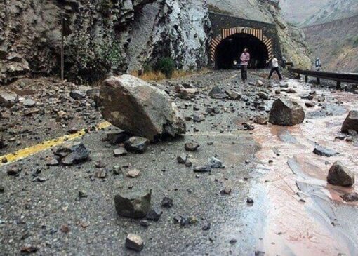 پلیس راه هشدار داد: احتمال ریزش سنگ و رانش زمین در جاده‌های شمال